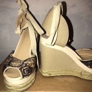 BCBG NWOT embellished espadrille wedge